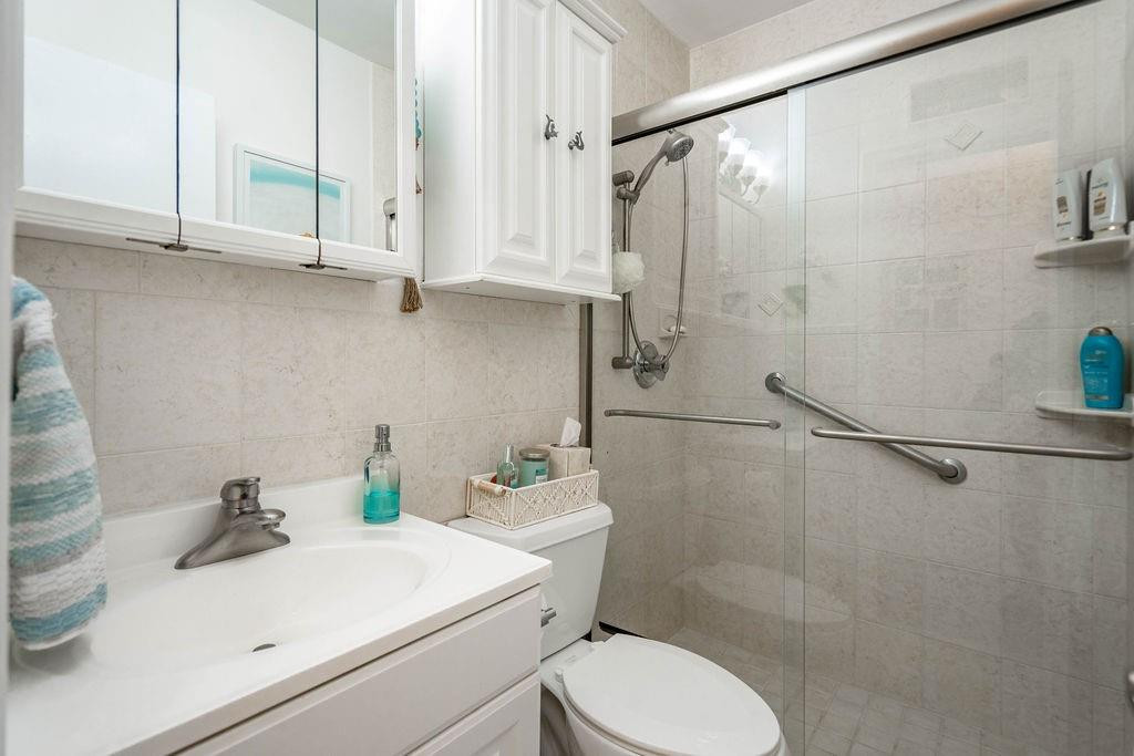 2100 Northeast 38th Street, Unit 229 Lighthouse Point, FL 33064 - Photo 8 of 22 Photo 8