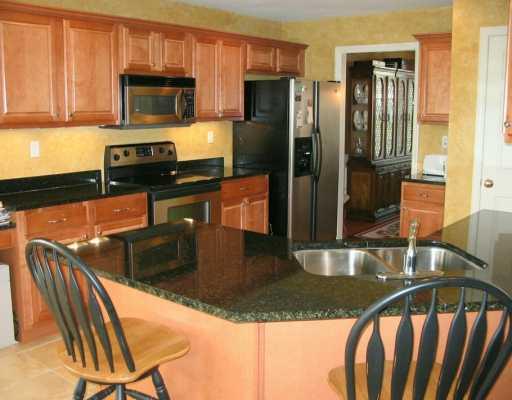 215 Rock Run Road Canonsburg, PA 15317 - Photo 4 of 8 Kitchen.