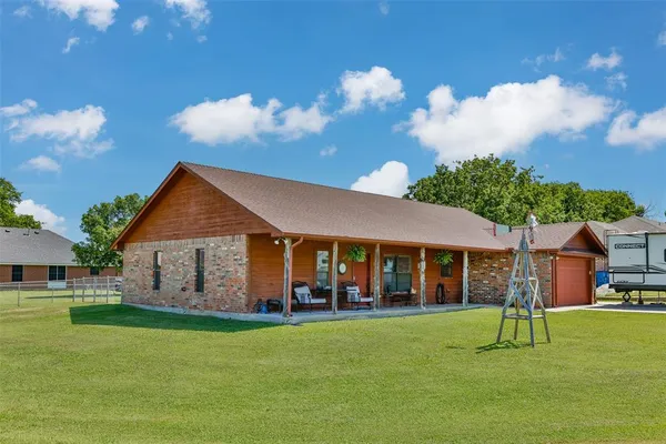 $300,000 | 291 Old Spanish Trail, Valley View, TX 76272