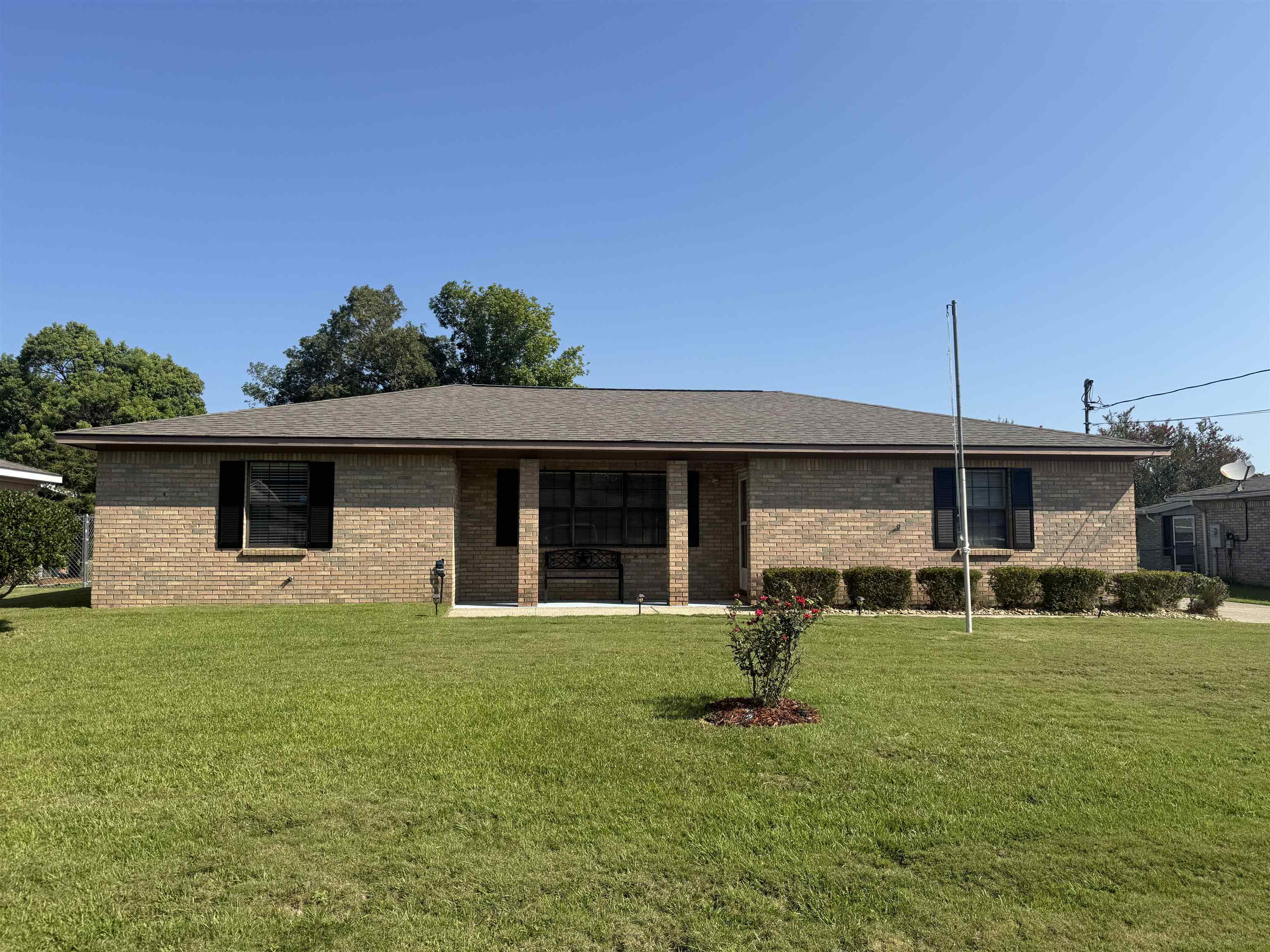 522 West Amanda Avenue Foley, AL 36535 - Photo 3 of 42 Front Of Structure