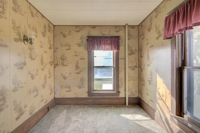 $199,000 | 26381 West Mondovi Street, Eleva, WI 54738