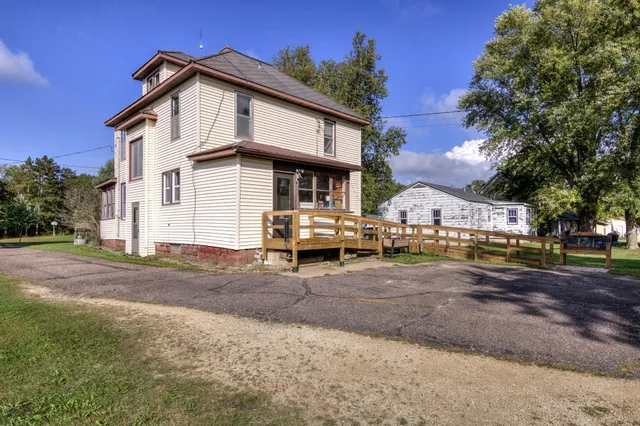 $199,000 | 26381 West Mondovi Street, Eleva, WI 54738