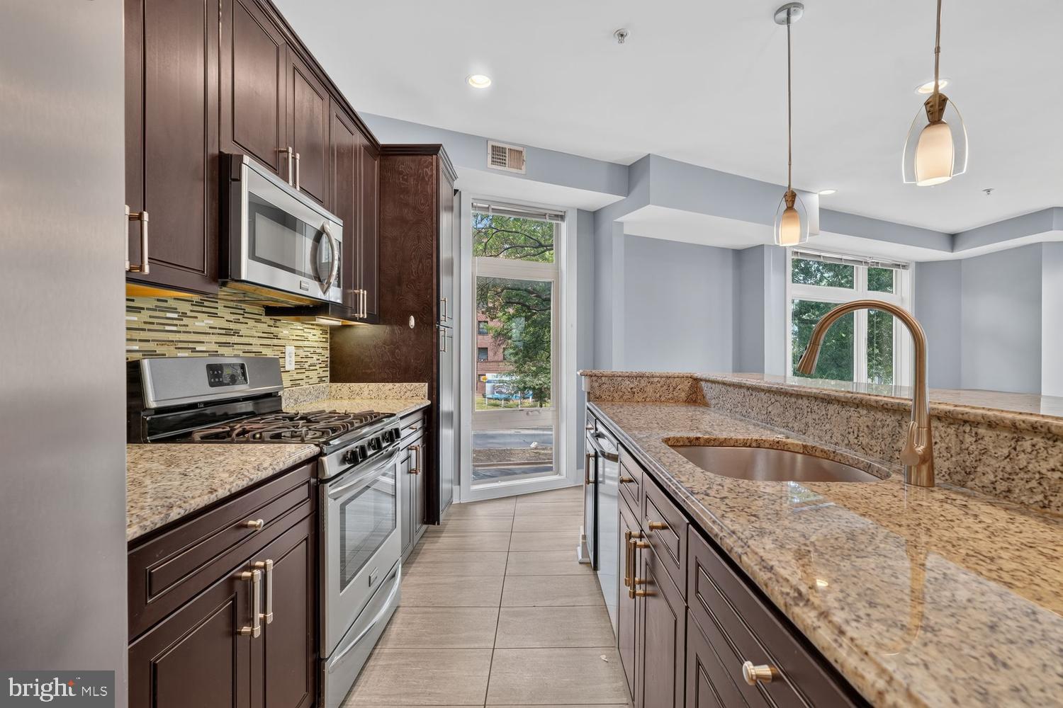 2126 3rd Street Northeast, Unit B Washington, DC 20002 - Photo 5 of 32 Nicely appointed kitchen