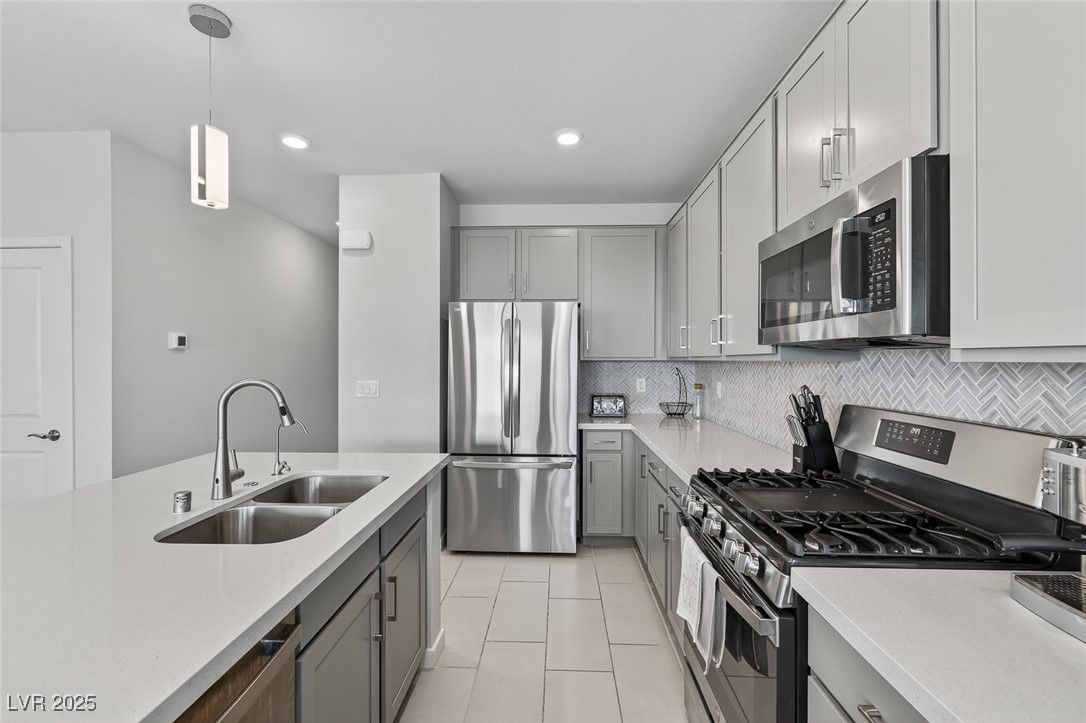 2728 High Echelon Road North Las Vegas, NV 89086 - Photo 6 of 49