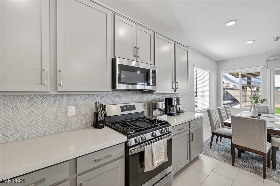 2728 High Echelon Road North Las Vegas, NV 89086 - Photo 7 of 49