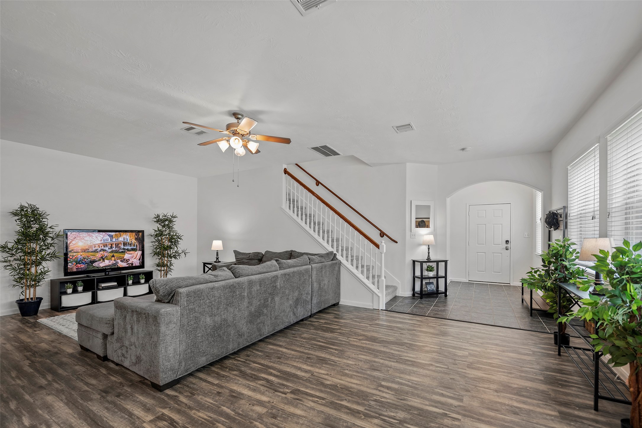 10519 Day Trail Lane Spring, TX 77379 - Photo 18 of 36 Living room
