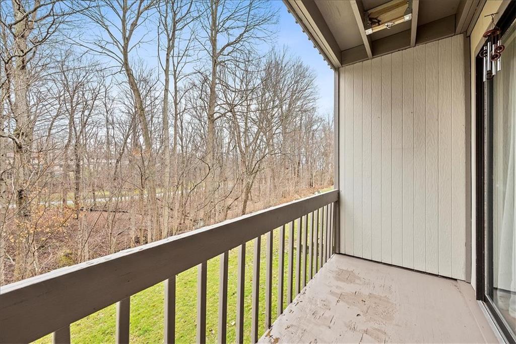 323 Ridge Point Circle, Unit 22A Bridgeville, PA 15017 - Photo 4 of 19 Gallery Image 4