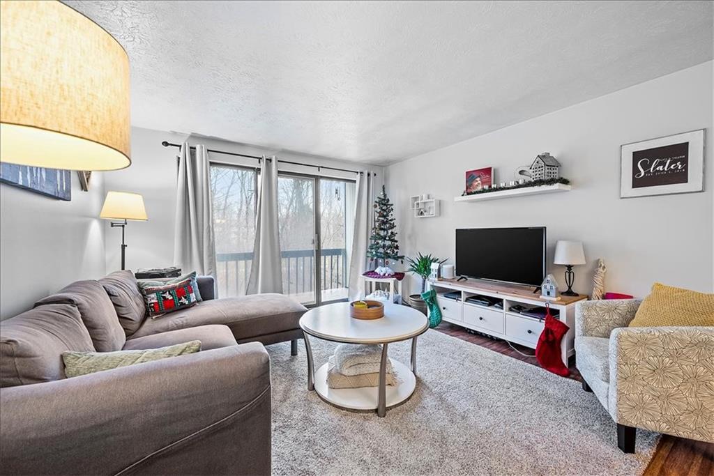 323 Ridge Point Circle, Unit 22A Bridgeville, PA 15017 - Photo 6 of 19 Gallery Image 6