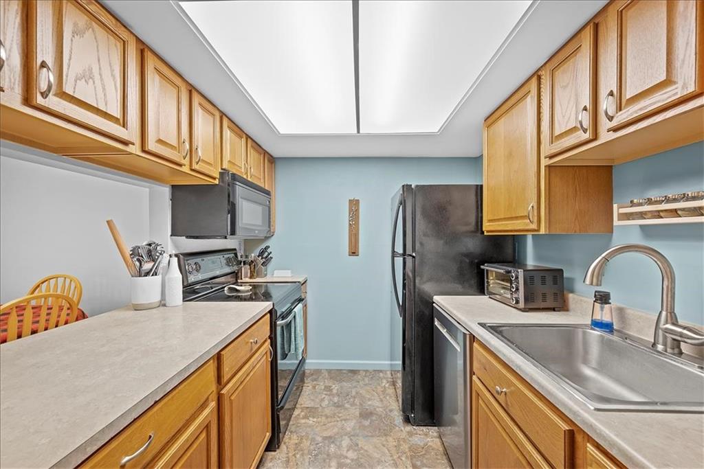 323 Ridge Point Circle, Unit 22A Bridgeville, PA 15017 - Photo 9 of 19 Gallery Image 9