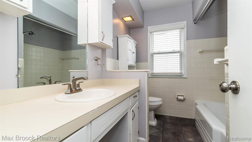 2602 Trafford Road Royal Oak, MI 48073 - Photo 15 of 26