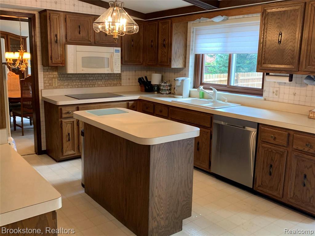 439 Cypress Court Rochester Hills, MI 48309 - Photo 18 of 59