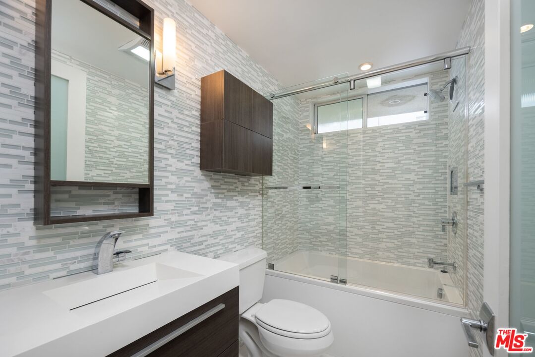 6 Eastwind Street, Unit 230 Marina del Rey, CA 90292 - Photo 17 of 19