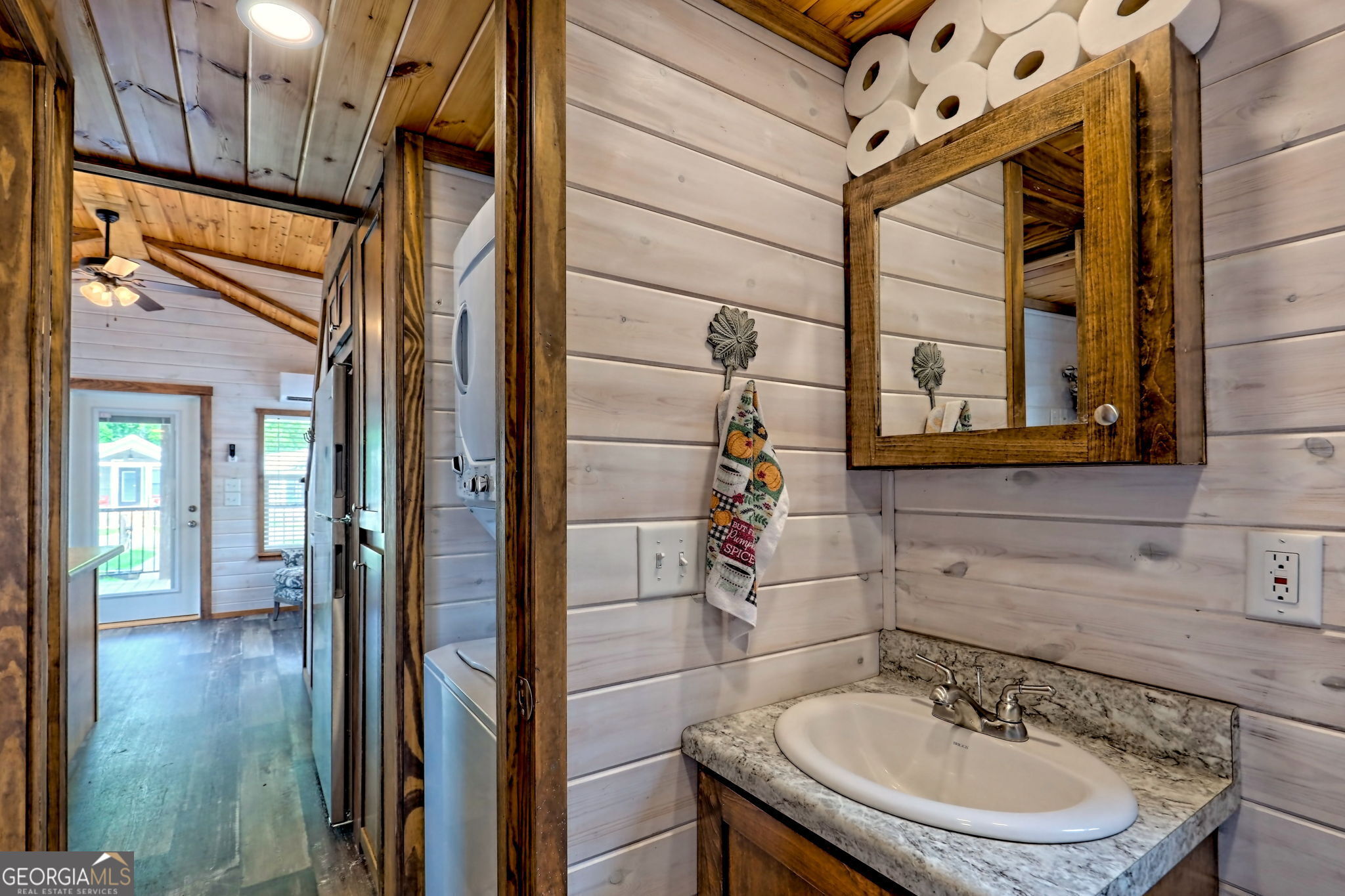 4960 Laurel Lodge Road Clarkesville, GA 30523 - Photo 16 of 29 a bathroom with a sink a toilet and shower