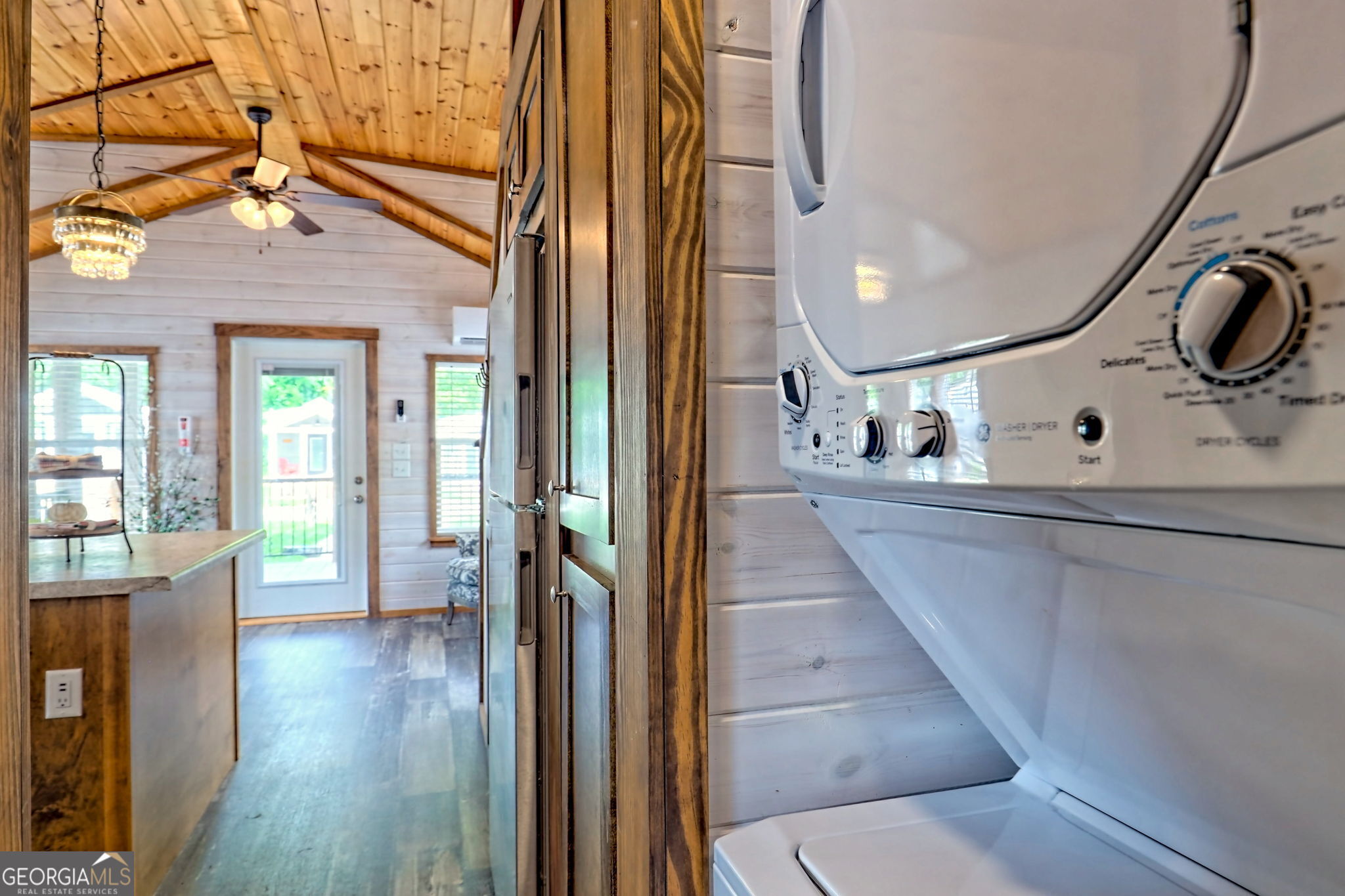 4960 Laurel Lodge Road Clarkesville, GA 30523 - Photo 17 of 29 a view of a hallway with wooden floor and staircase