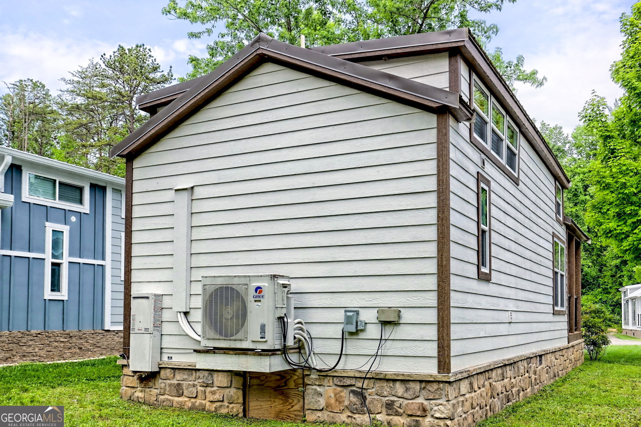 4960 Laurel Lodge Road Clarkesville, GA 30523 - Photo 26 of 29 a view of a house with a yard