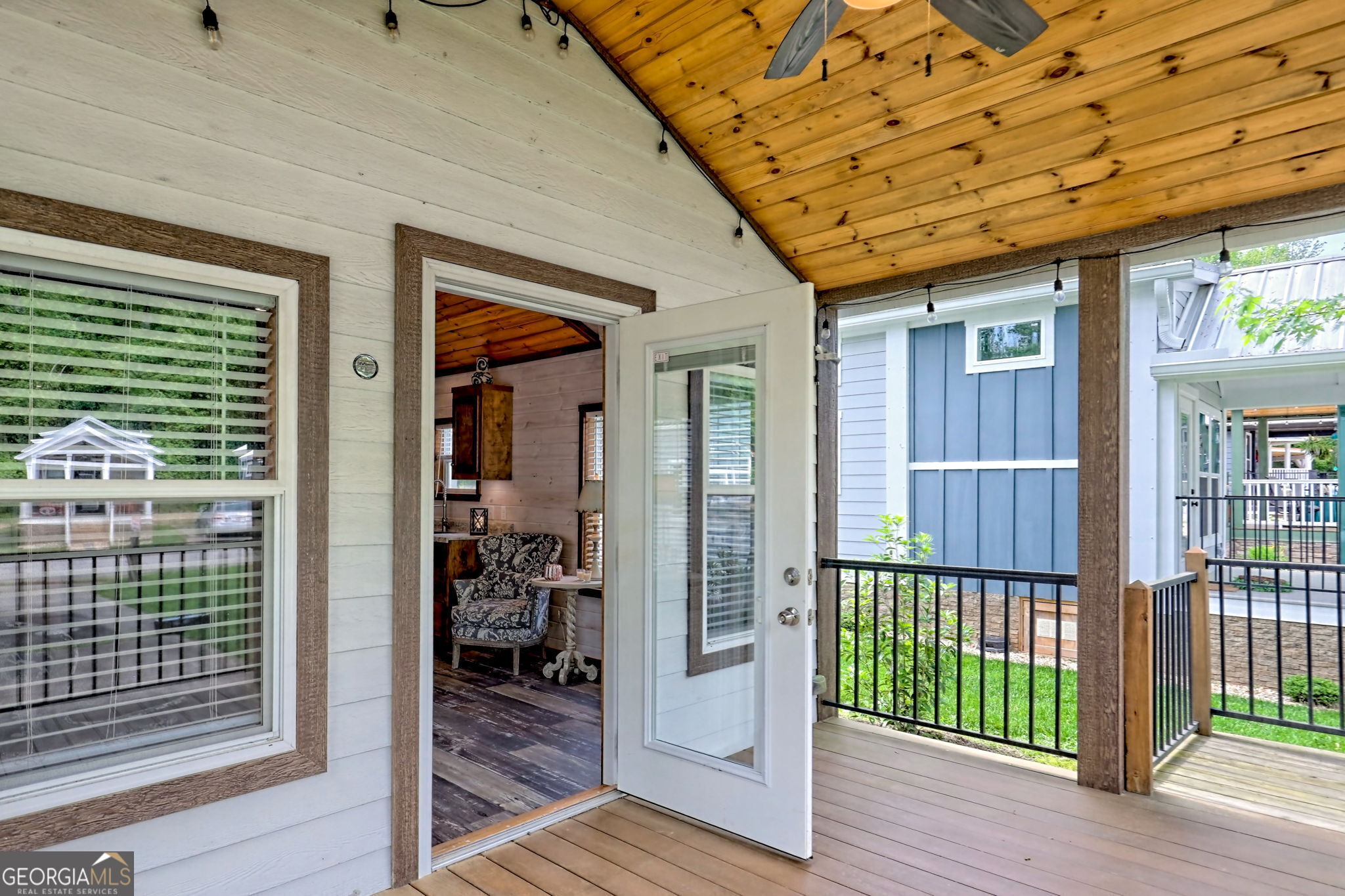 4960 Laurel Lodge Road Clarkesville, GA 30523 - Photo 4 of 29 a view of a porch