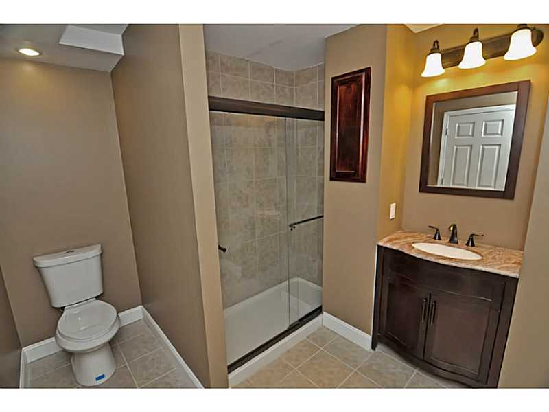139 Duncan Road Warwick, RI 02886 - Photo 17 of 25 Master Bath/Spa.
