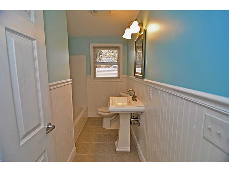 139 Duncan Road Warwick, RI 02886 - Photo 23 of 25 Bathroom.