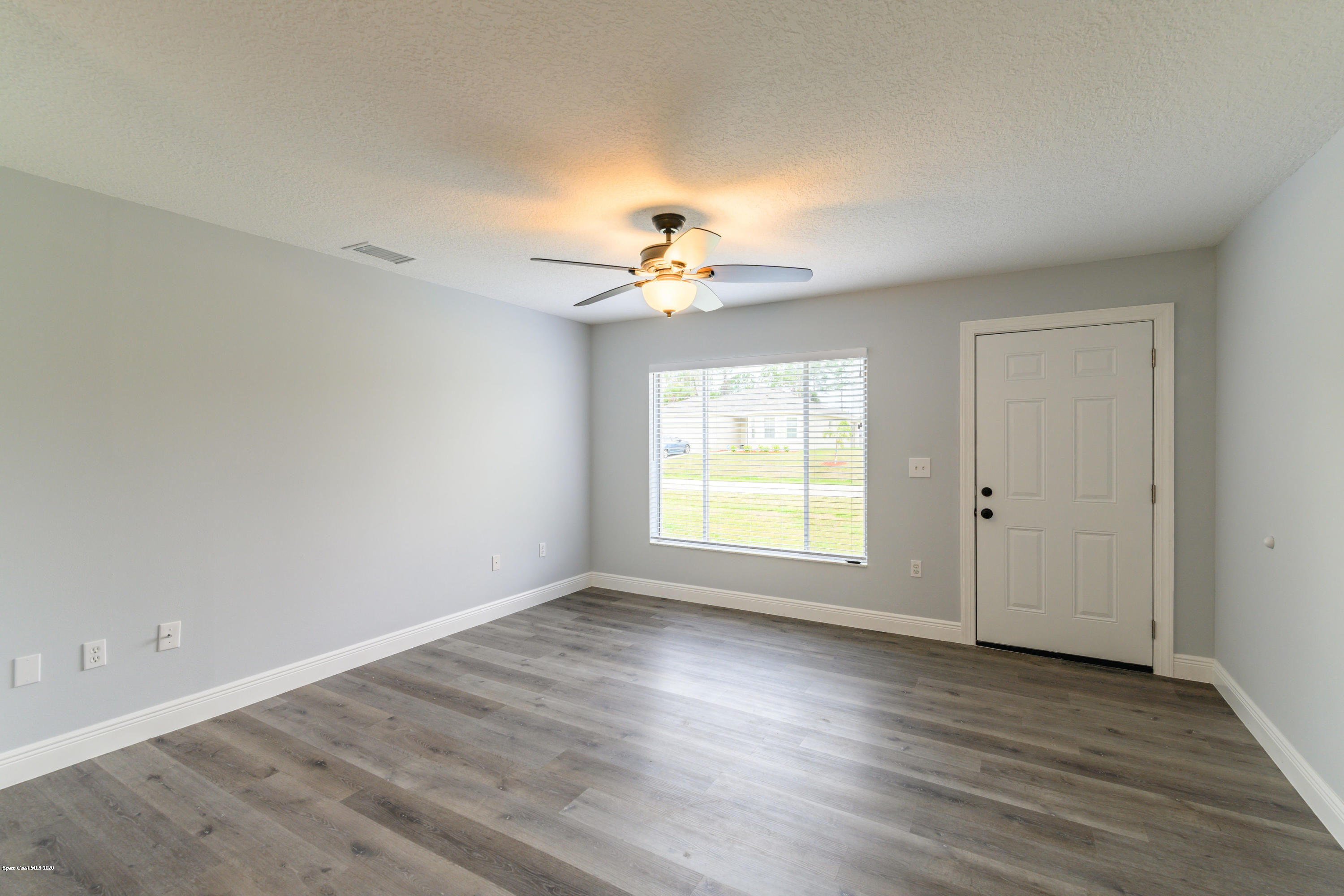 463 Archer Road Southeast Palm Bay, FL 32909 - Photo 6 of 19 Family Room