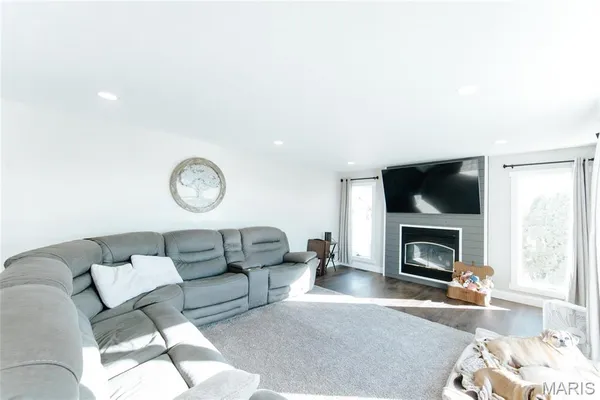 $739,000 | 10605 Larson Lane, Rolla, MO 65401