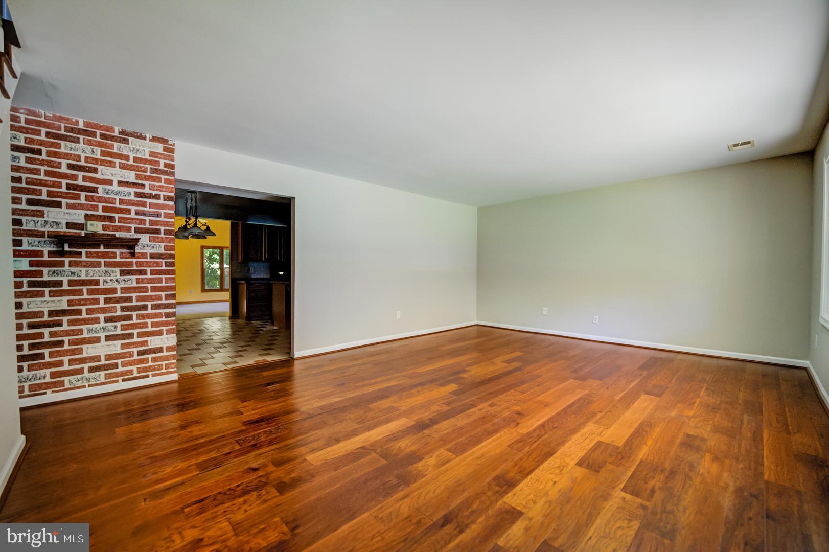 5410 Dunsmore Road Alexandria, VA 22315 - Photo 5 of 21 Gallery Image 5