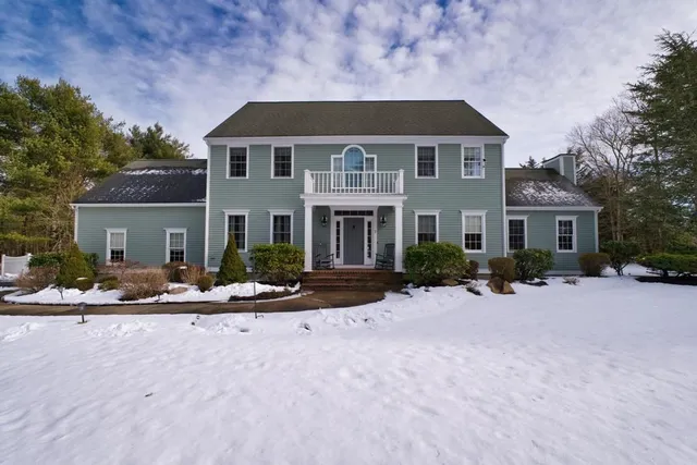 $974,900 | 2 Winterberry Lane, Westport, MA 02790