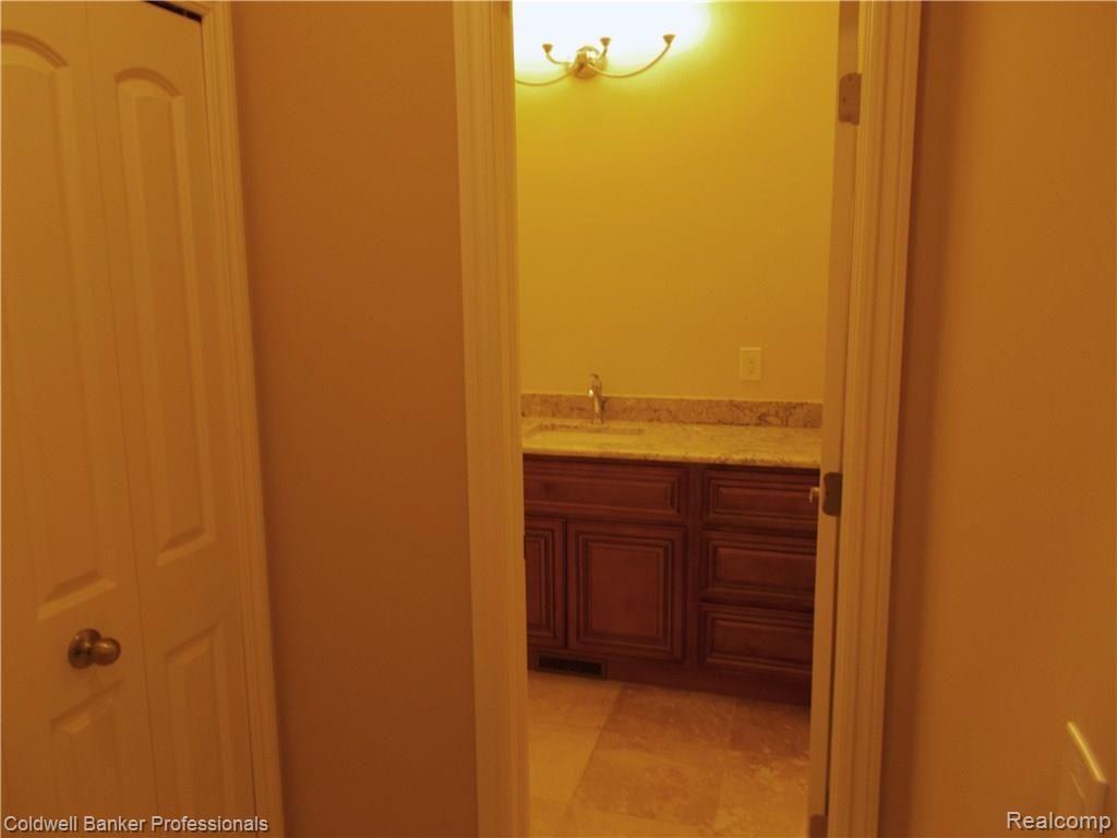 2143 Cattail Circle Rochester Hills, MI 48309 - Photo 5 of 21