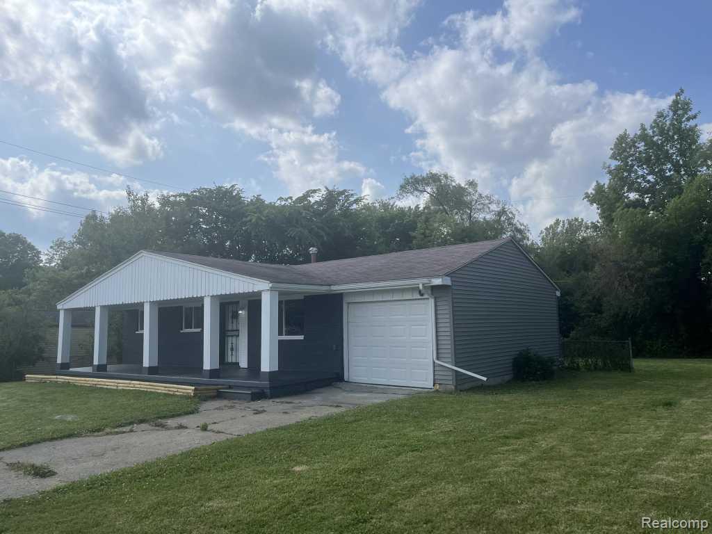 2162 Coldwater Road Mount Morris, MI 48458 - Photo 1 of 12
