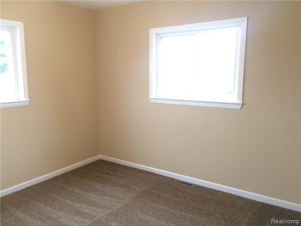 2921 Middle Road Highland, MI 48357 - Photo 10 of 25 Gallery Image 10