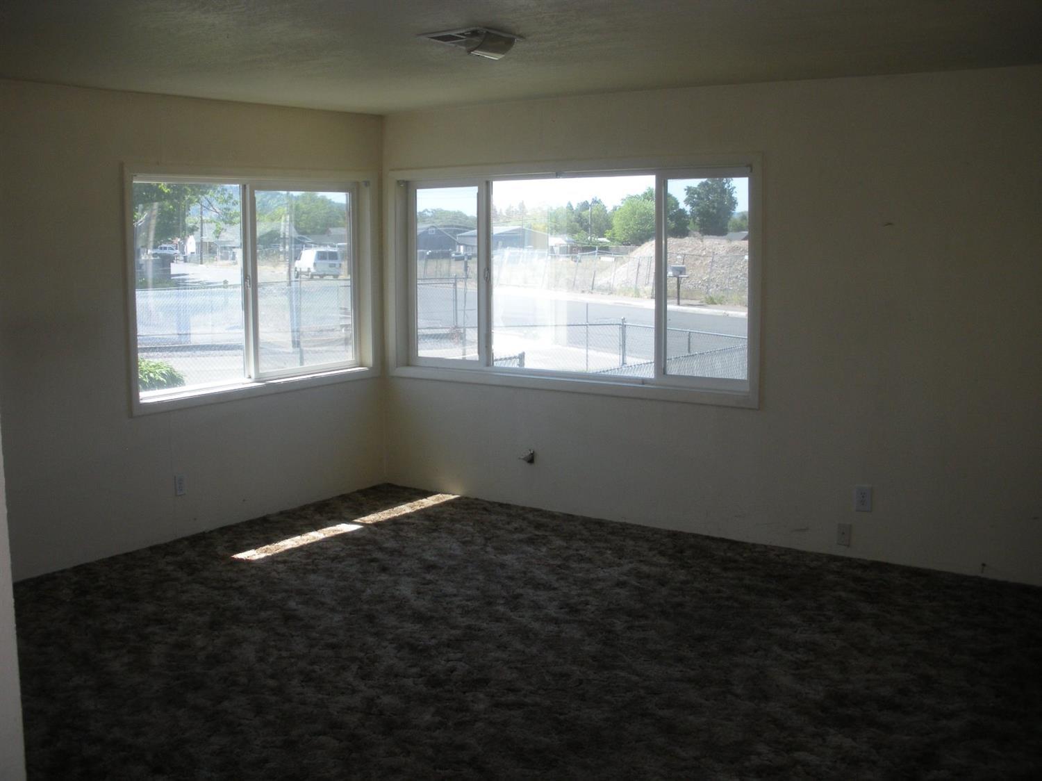 2797 Merriman Road Medford, OR 97501 - Photo 3 of 17 Additional Photo