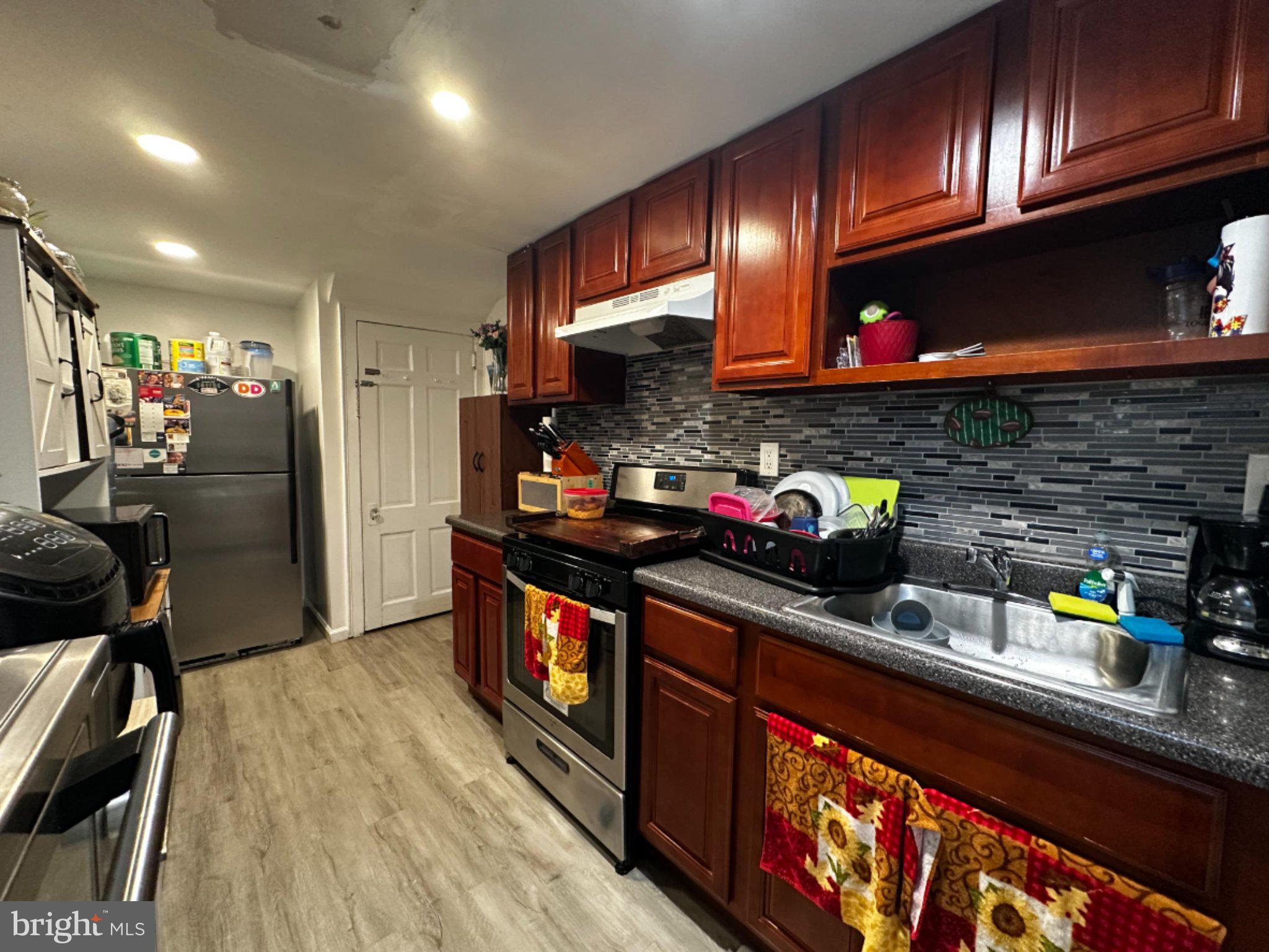 3049 Porter Road Camden, NJ 08104 - Photo 3 of 17 Charming kitchen with modern finishes.