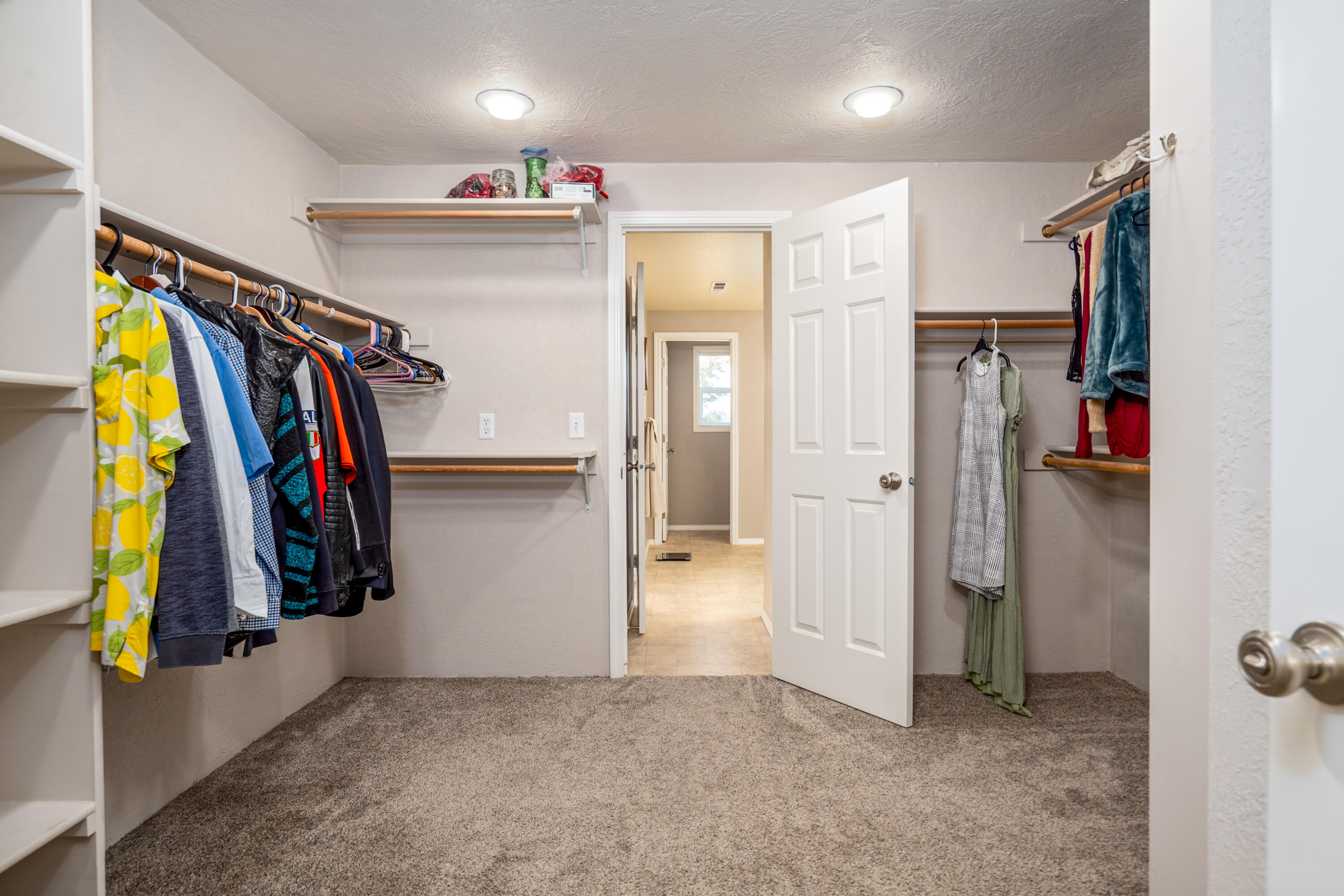 2928 Flint Ridge Avenue Medford, OR 97504 - Photo 12 of 33
