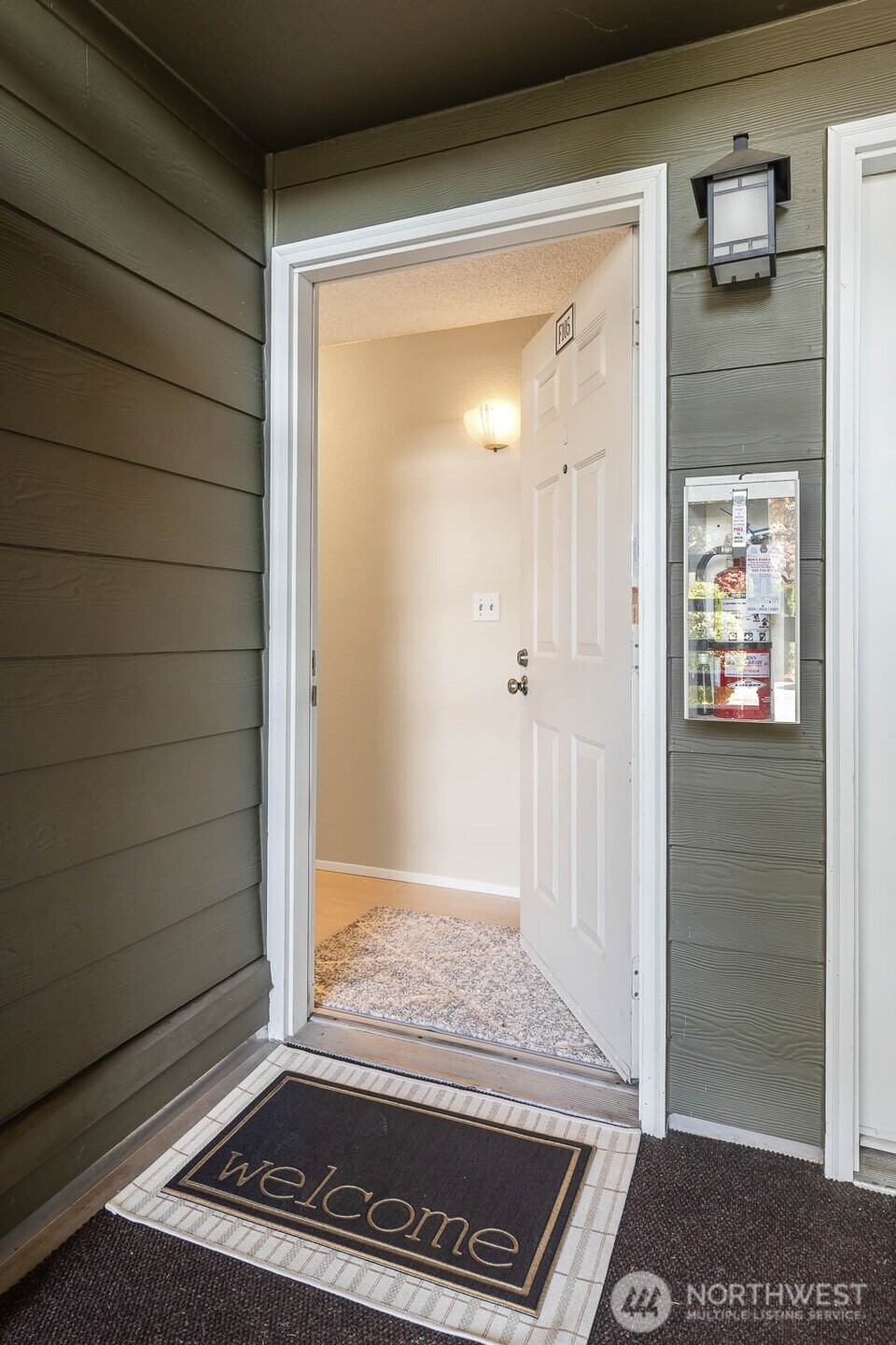 820 Cady Road, Unit F105 Everett, WA 98203 - Photo 3 of 26