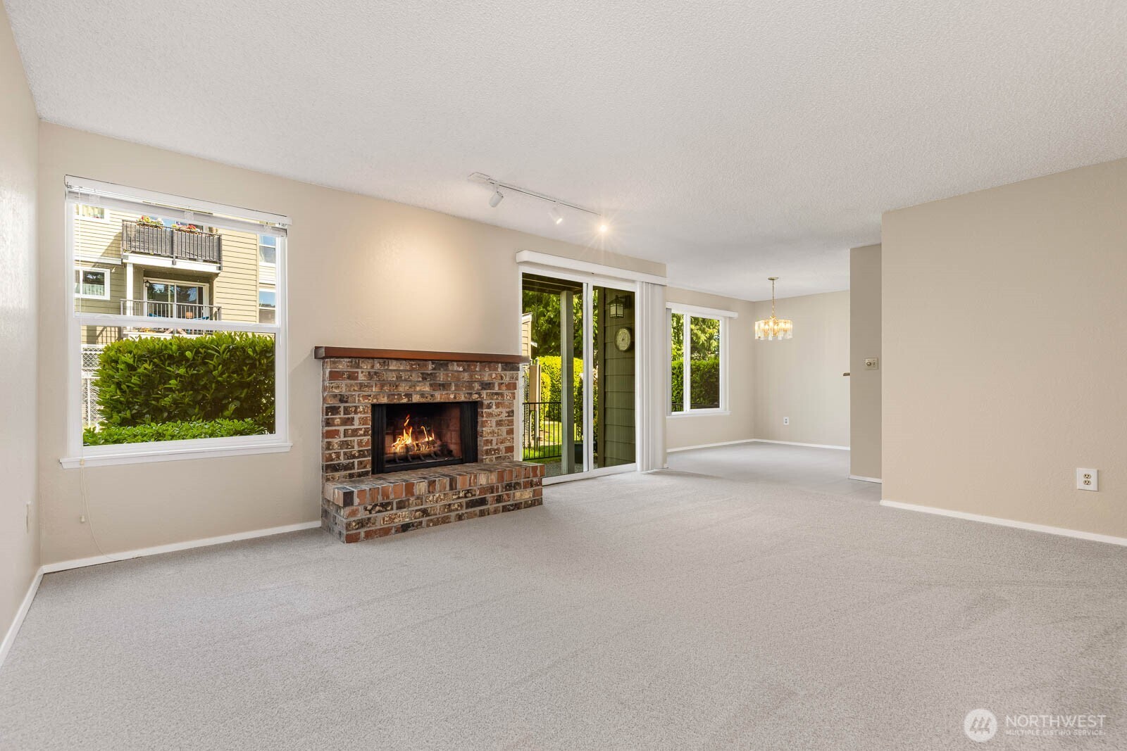 820 Cady Road, Unit F105 Everett, WA 98203 - Photo 5 of 26
