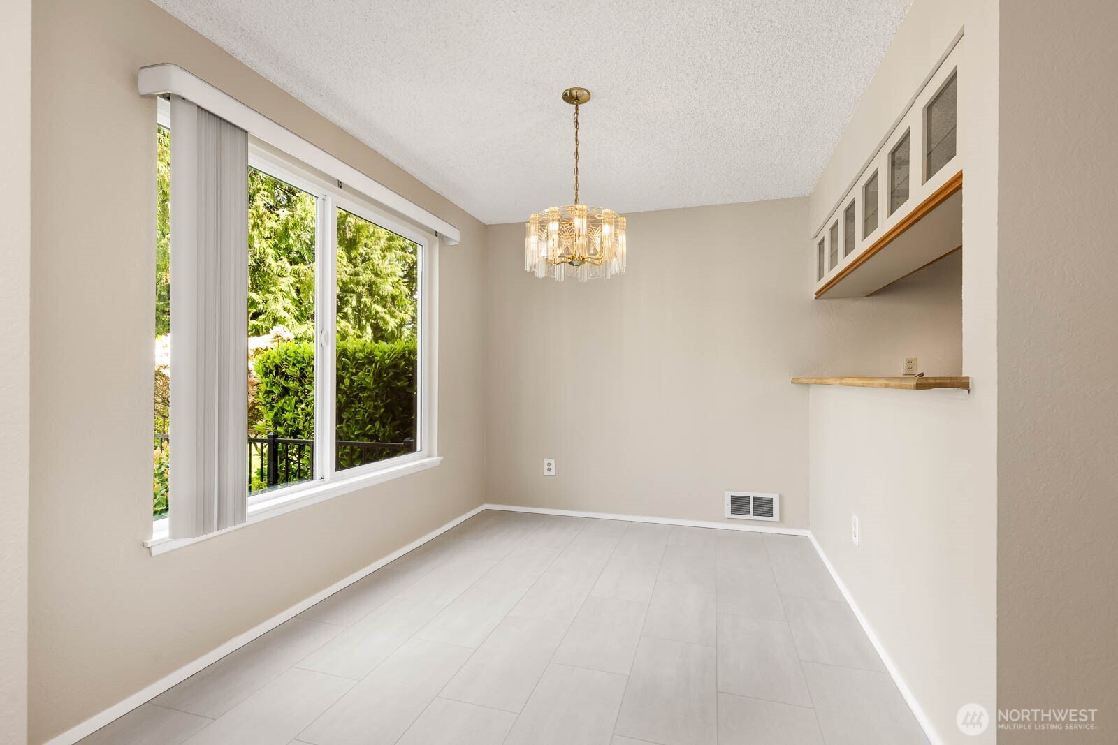 820 Cady Road, Unit F105 Everett, WA 98203 - Photo 6 of 26