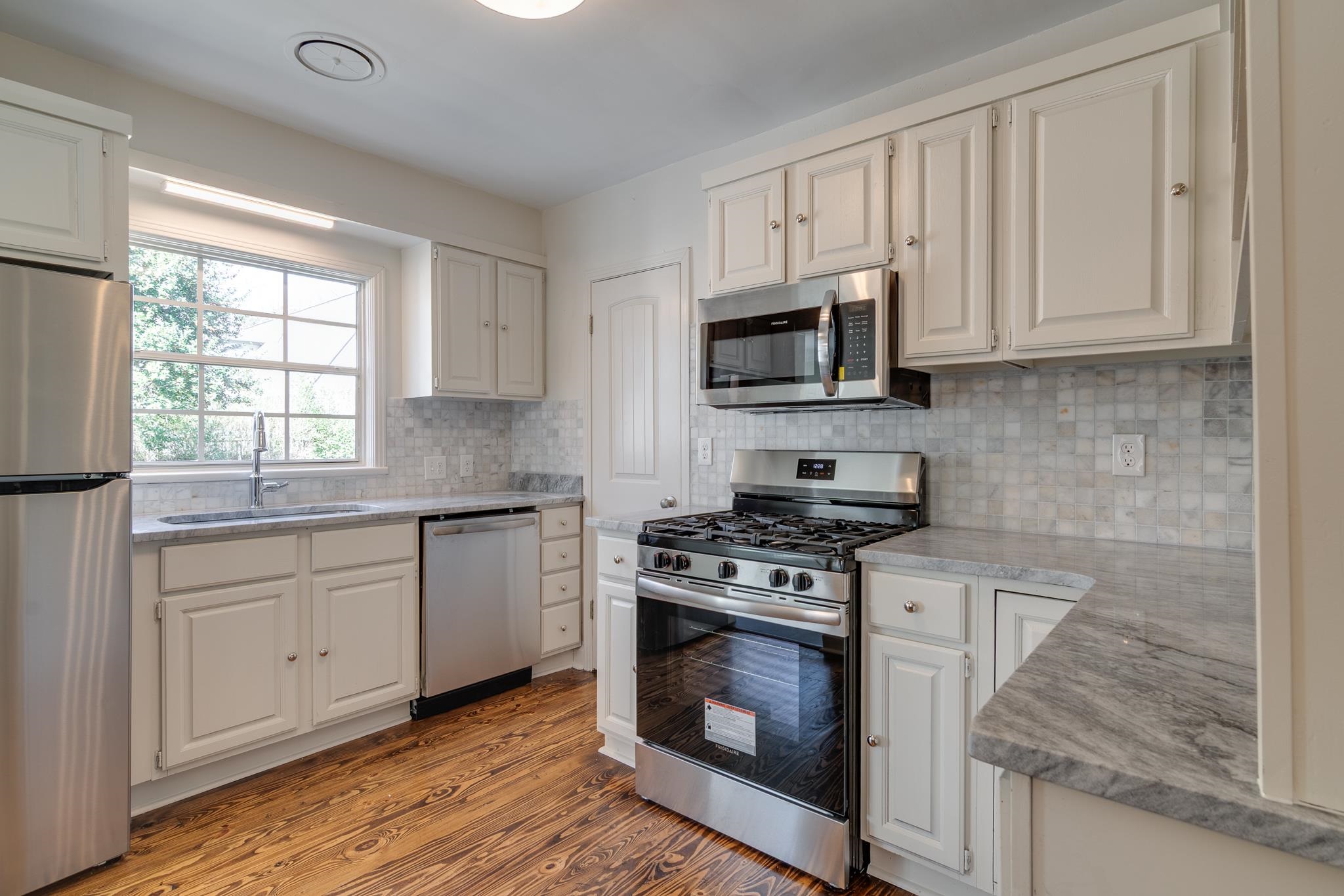 337 South Fenwick Road Memphis, TN 38111 - Photo 9 of 29 Gas cooking
