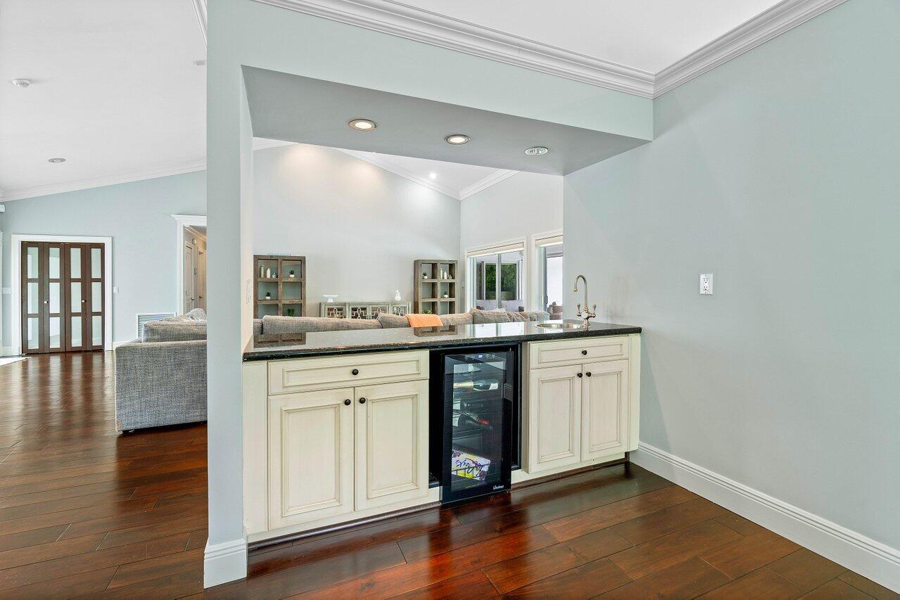 1305 Parkside Circle South Boca Raton, FL 33486 - Photo 11 of 63 Bar