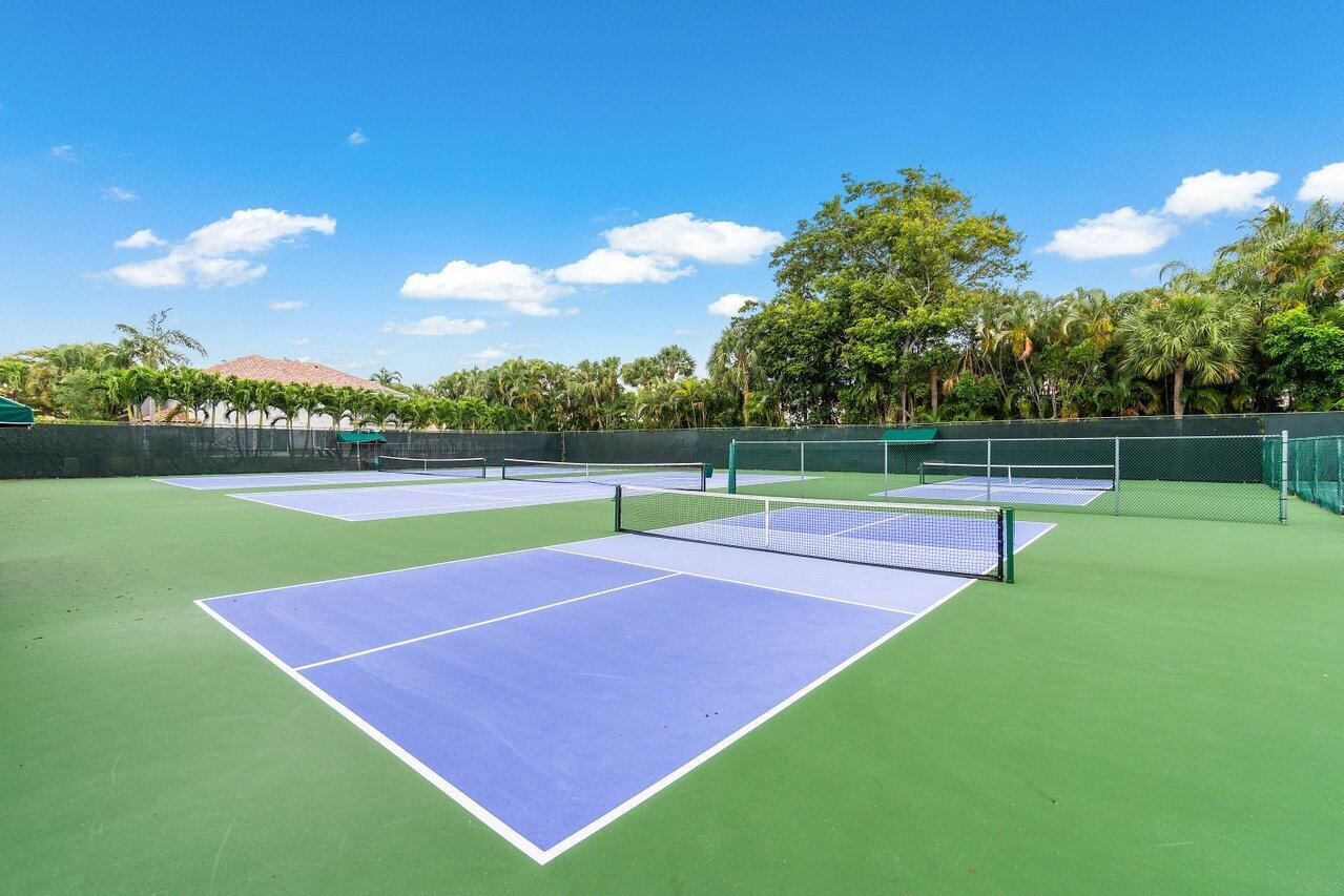 1305 Parkside Circle South Boca Raton, FL 33486 - Photo 37 of 63 Community Space