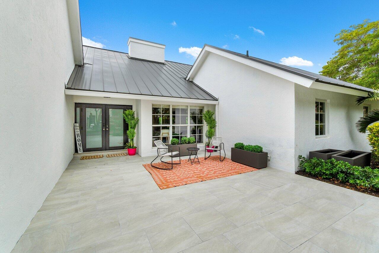 1305 Parkside Circle South Boca Raton, FL 33486 - Photo 5 of 63 Front