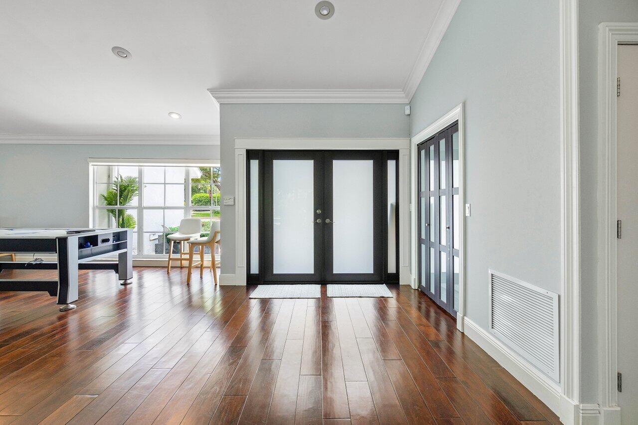 1305 Parkside Circle South Boca Raton, FL 33486 - Photo 6 of 63 Entry