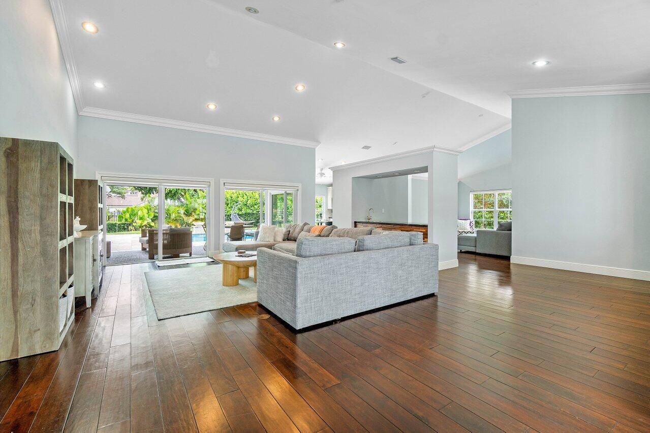 1305 Parkside Circle South Boca Raton, FL 33486 - Photo 7 of 63 Living