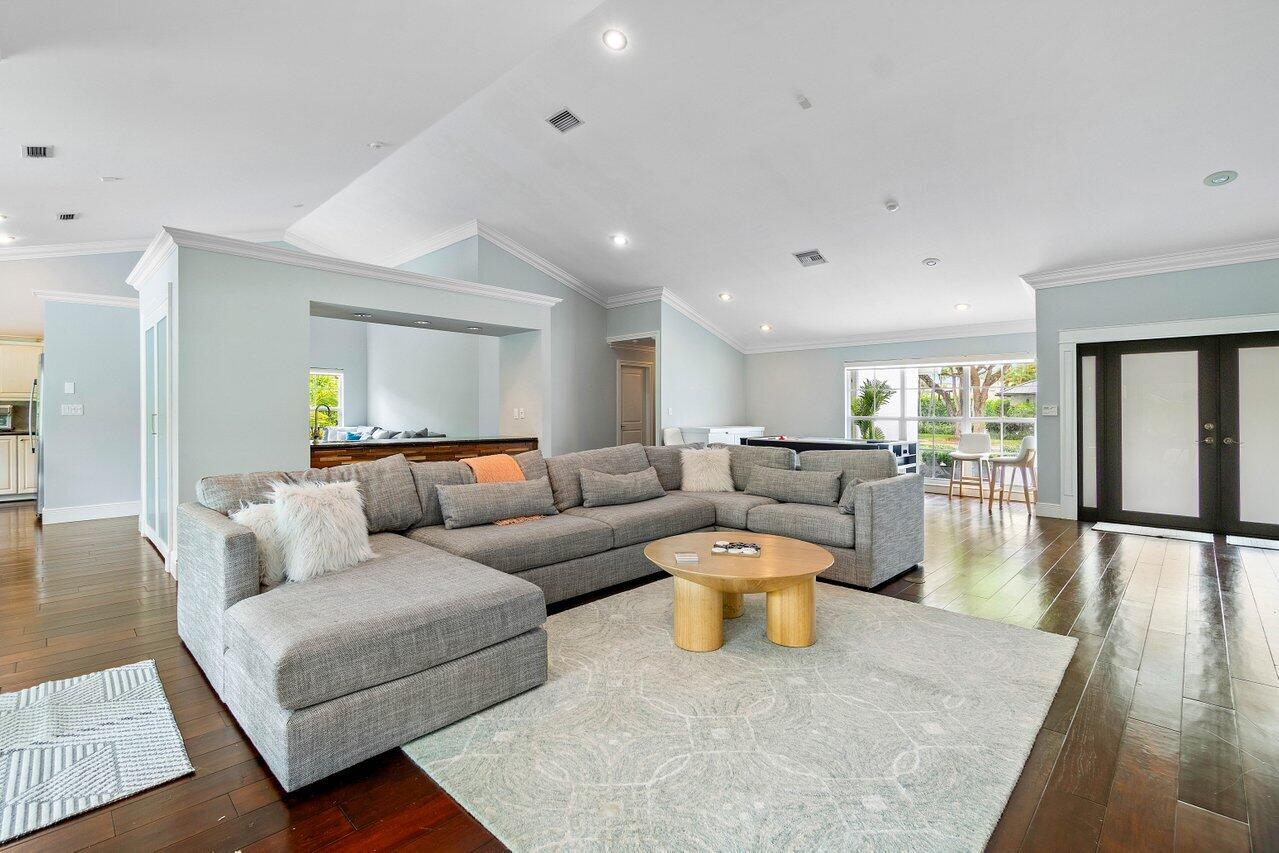 1305 Parkside Circle South Boca Raton, FL 33486 - Photo 10 of 63 Living