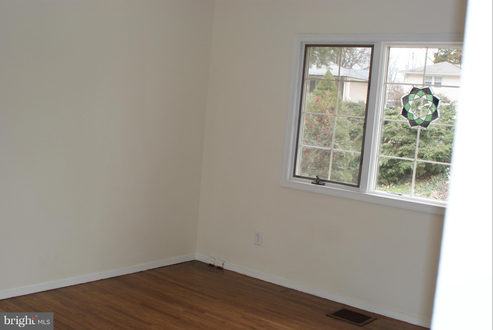 3914 Decatur Avenue Kensington, MD 20895 - Photo 6 of 15 Living Room