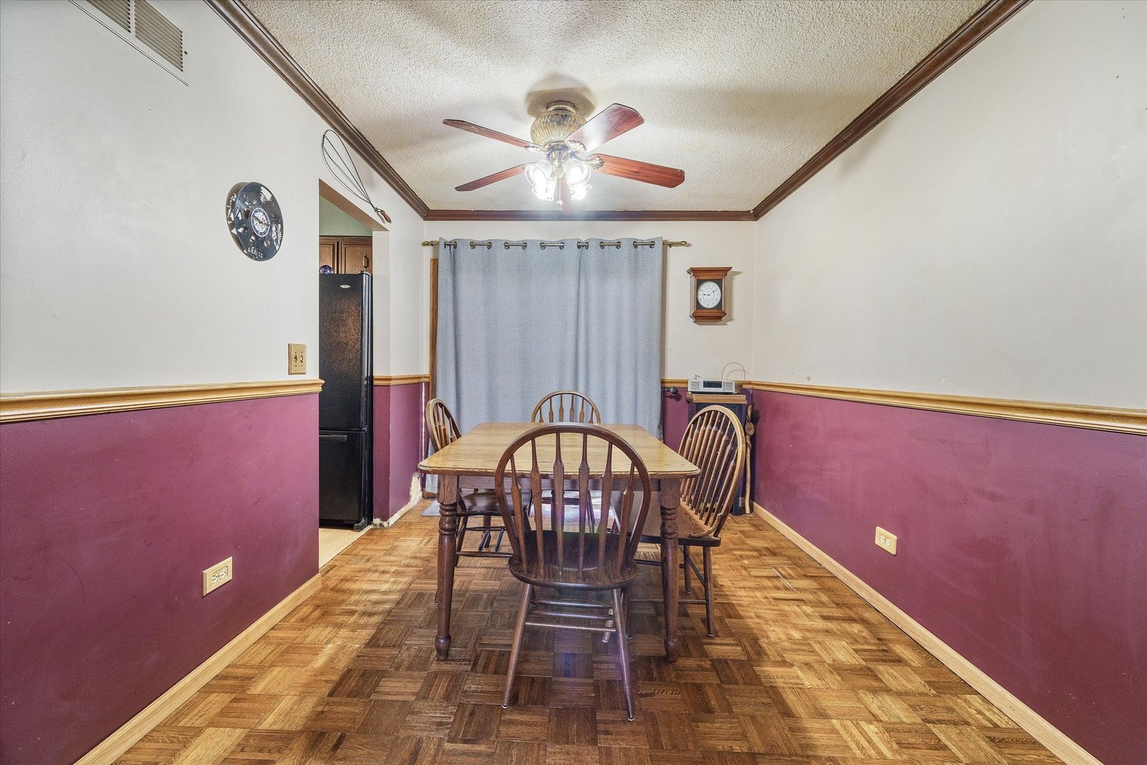 29W246 Lee Road West Chicago, IL 60185 - Photo 7 of 21 a view of a dining room with furniture