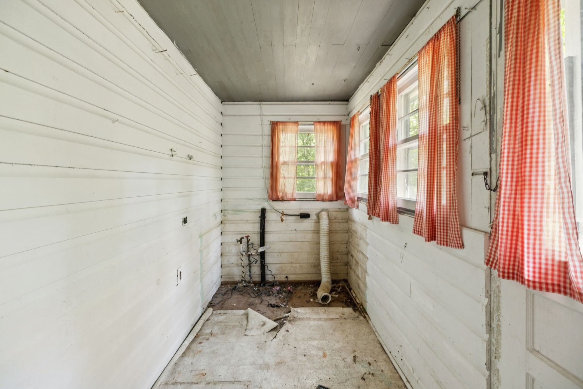 61 Brazzle Road Waverly, TN 37185 - Photo 25 of 36 a bathroom with a sink and a large window
