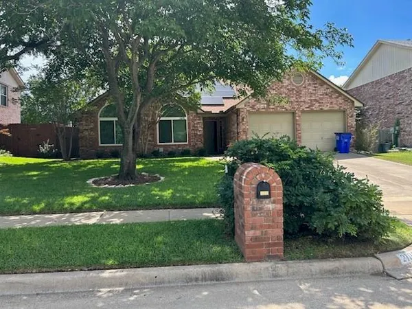 $2,800 | 2106 Millwood Drive, Corinth, TX 76210