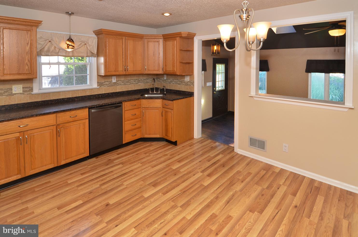 65 Unwin Drive Hamilton, NJ 08610 - Photo 11 of 37 Kitchen