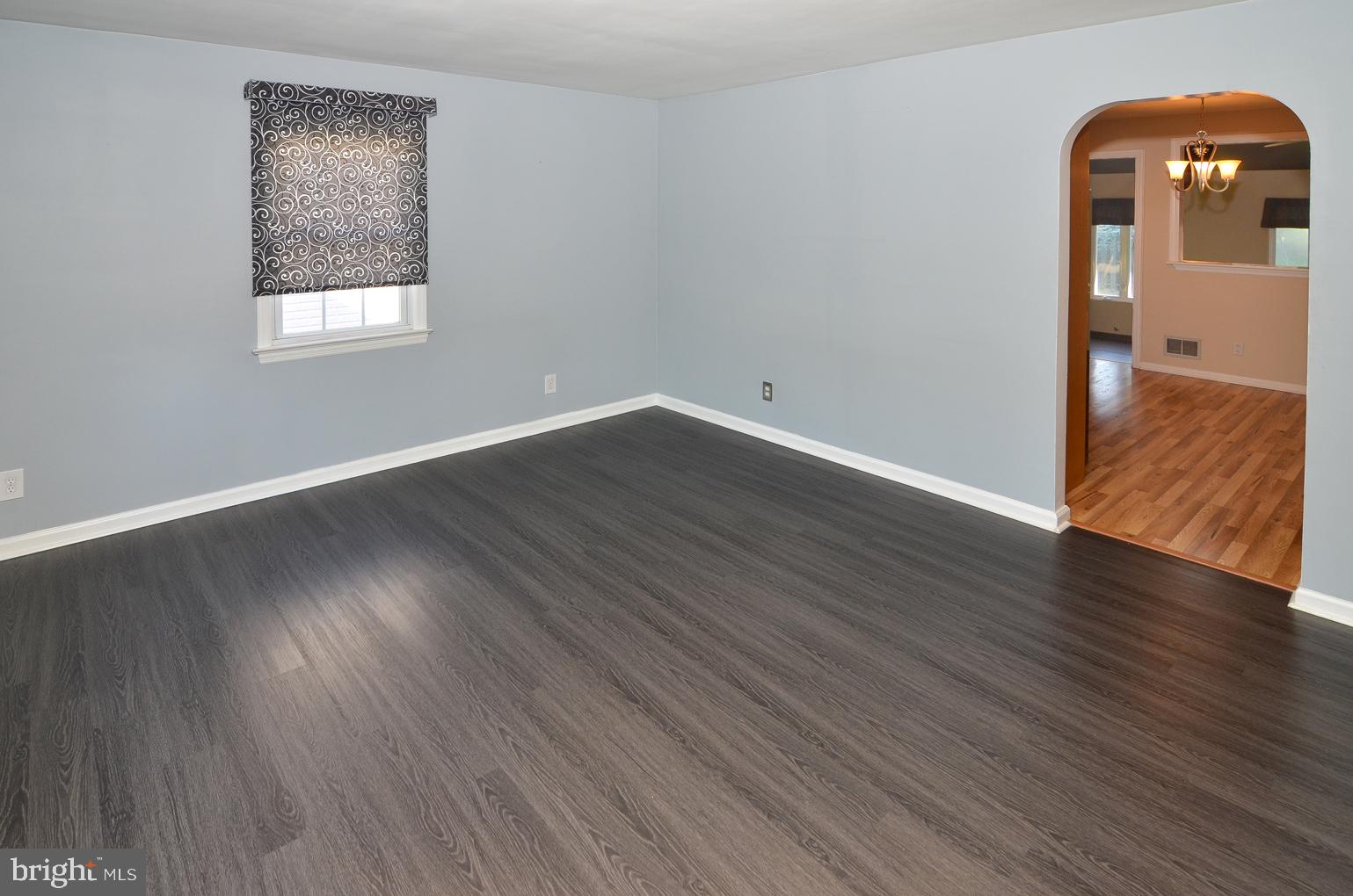 65 Unwin Drive Hamilton, NJ 08610 - Photo 6 of 37 Living Room