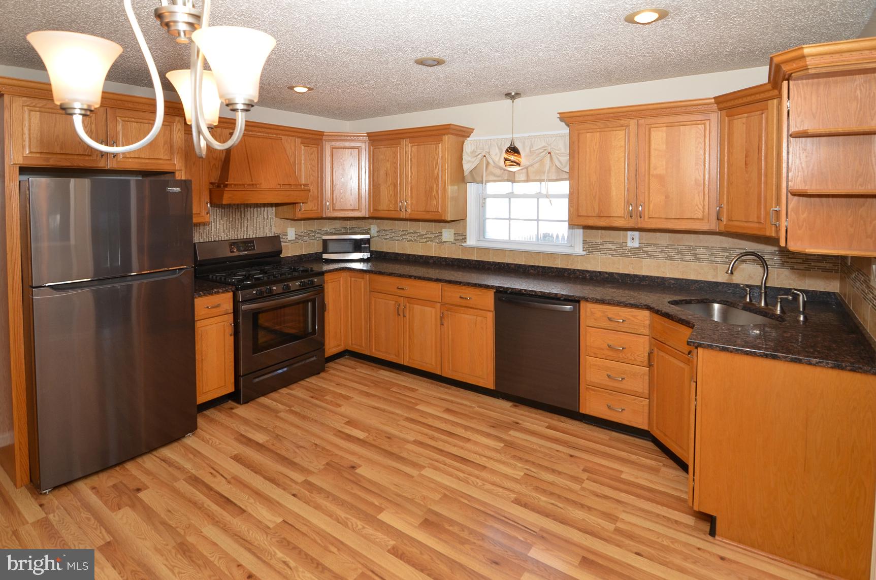 65 Unwin Drive Hamilton, NJ 08610 - Photo 8 of 37 Kitchen
