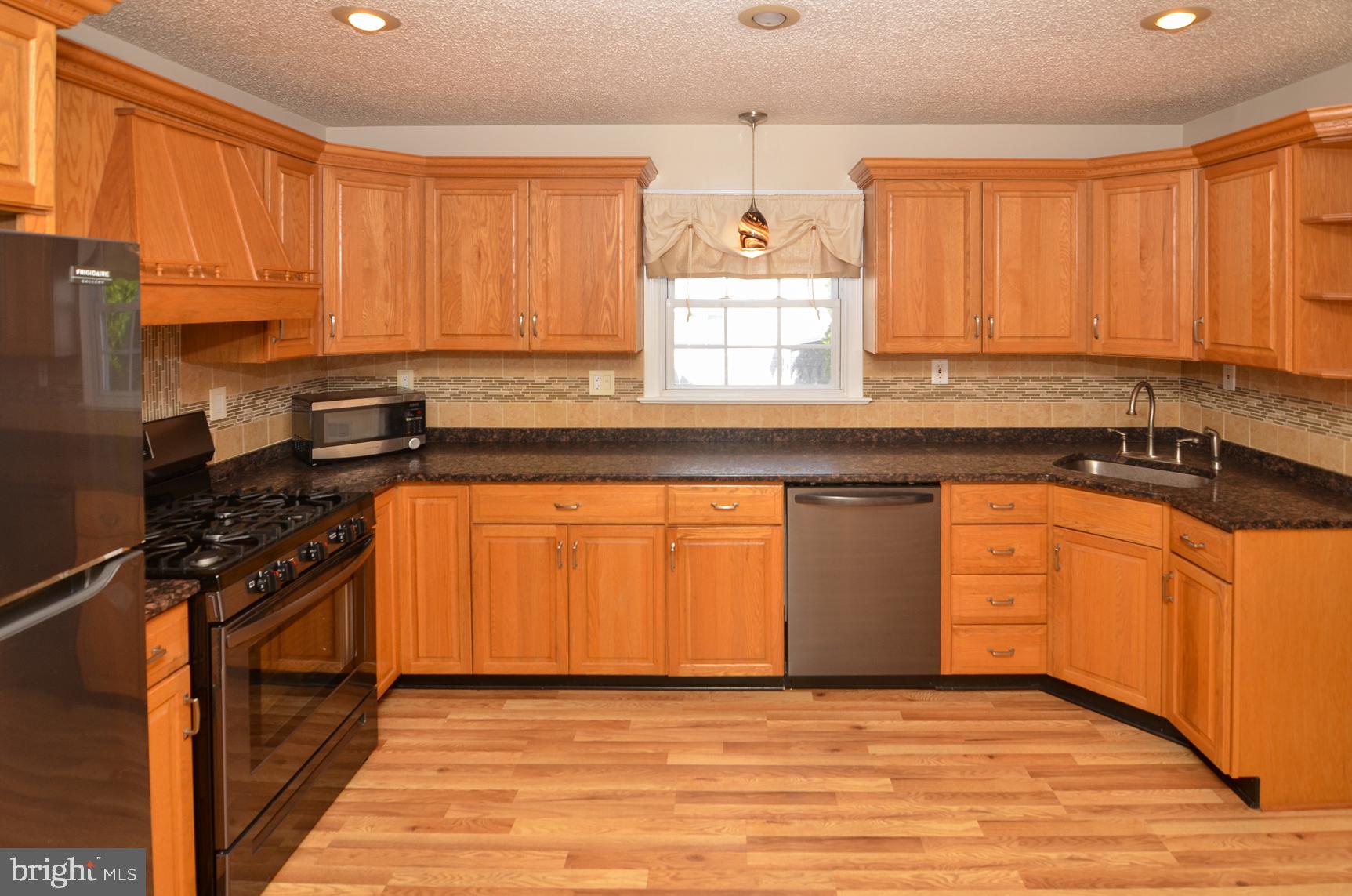 65 Unwin Drive Hamilton, NJ 08610 - Photo 10 of 37 Kitchen